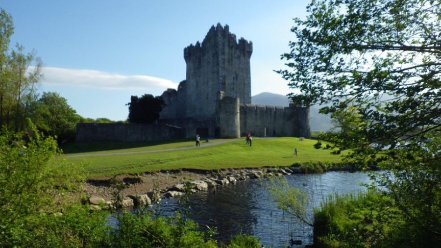 Ireland: Blarney Castle, Kilkenny & Irish Whiskey 3-Day Tour - B&B lodging, luggage, and daily comfort