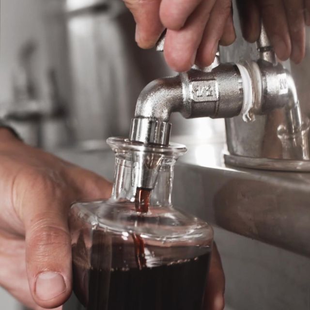 Ischia: Private Distillery Tour and tasting with the Artisan - Seeing how local fruit becomes spirits