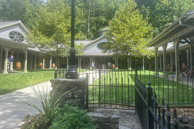 Jack Daniels Private Distillery and Dine Tour from Nashville - Lynchburg Hardware & General Store in 15 minutes