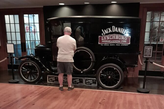 Jack Daniels Smooth Distillery Tours Shopping and Barbecue - Key points at a glance