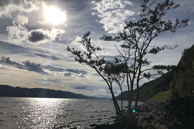 Loch Ness Urquhart Culloden Clava Cawdor Whisky tasting Inverness - Urquhart Castle on Loch Ness