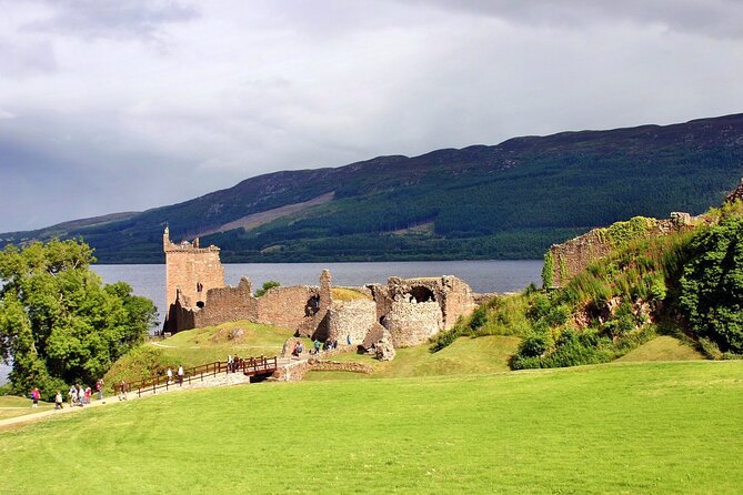 Loch Ness Urquhart Culloden Clava Cawdor Whisky tasting Inverness - What the guide adds to the day