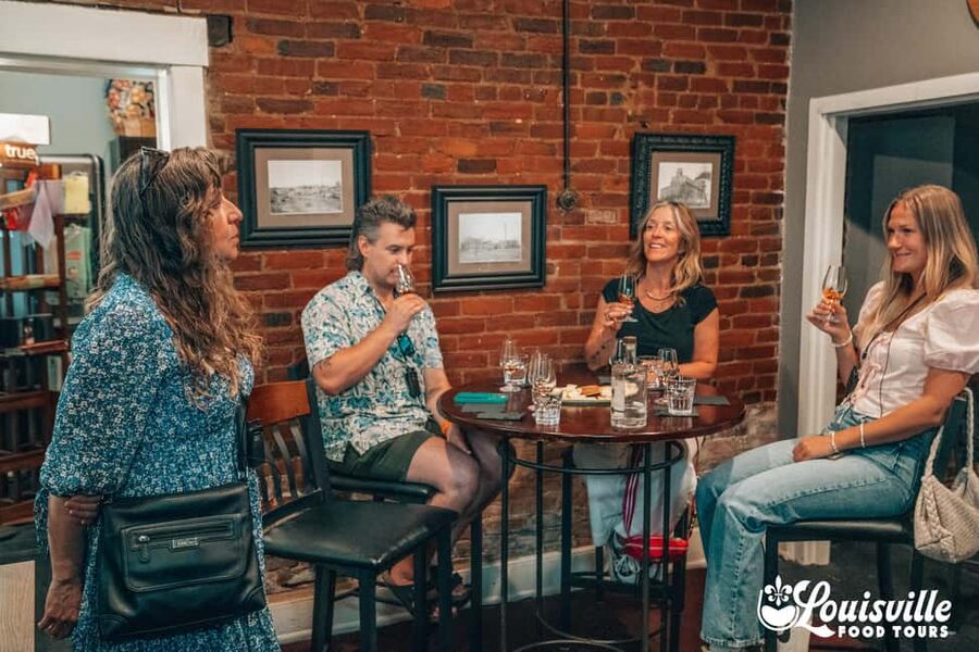 Louisville: 3-hr Walking Bourbon Tour with Paired Dishes - How the bourbon education works