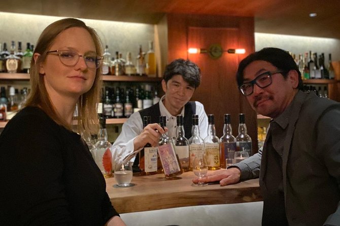 《MEMBERS-ONLY-BAR-HOPPING》Discover Your Special Whiskey in Tokyo! - The first hour: finding the right drink at a tiny bar