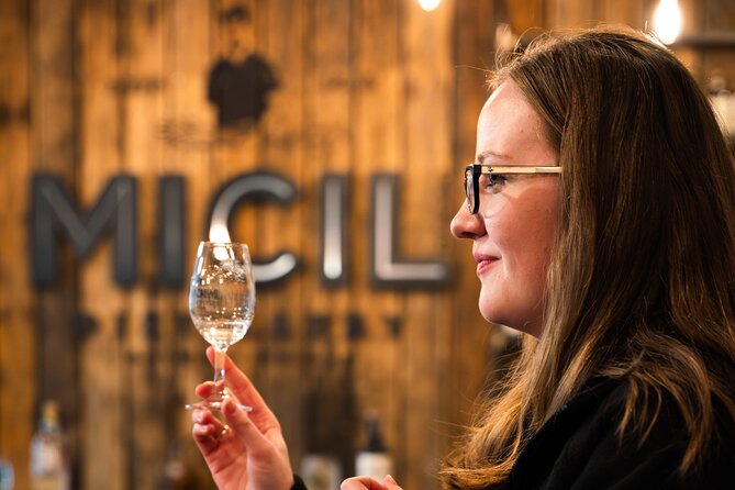 Micil Whiskey Experience 1 - Whiskey & Poitín - What you taste: two whiskeys, poitín, and possible gin