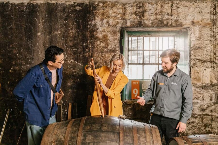 Muir of Ord: Classic Tour of the Singleton Distillery - The people who guide the tasting