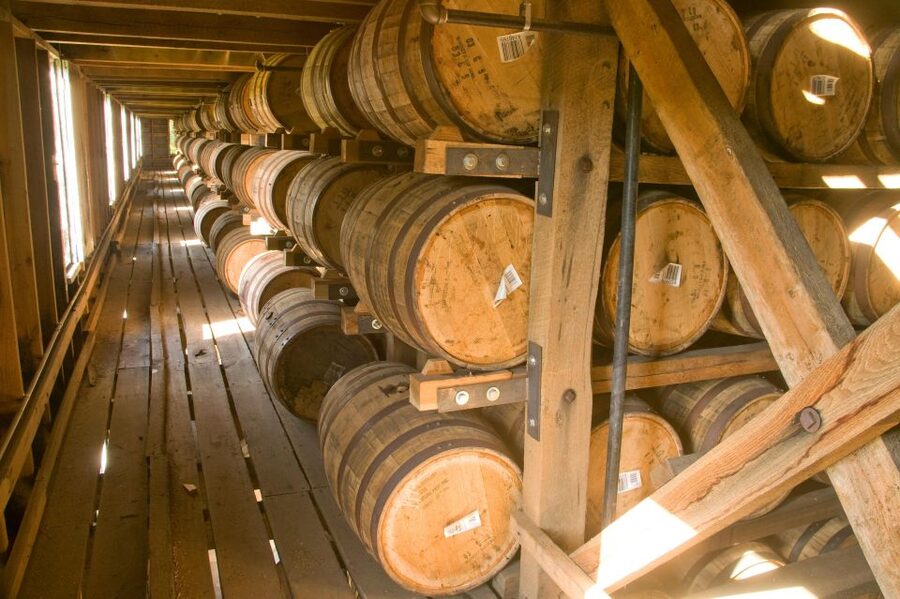 Nashville: Jack Daniel Distillery Day Trip with Tastings - Tasting several whiskeys at the source