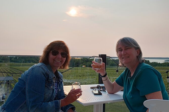 NON BUS Traverse City Old Mission Sunset Wine & Distillery Tour - The guides shape the experience