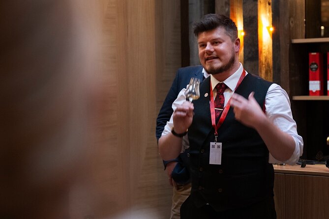 Official Guided Distillery Tour and Whisky Tasting near Edinburgh - The tasting: two single malts and fresh new make