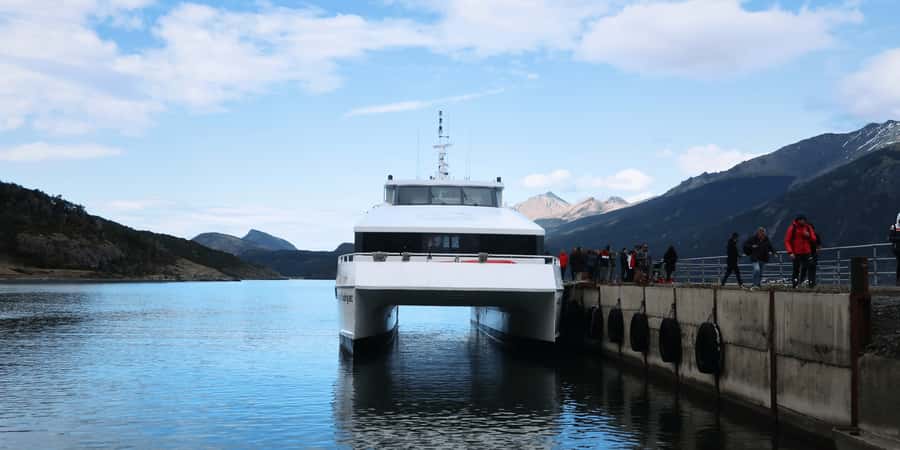 P. Natales: Balmaceda & Serrano Glaciers with Lunch & Whisky - The one-hour walk to Serrano Glacier
