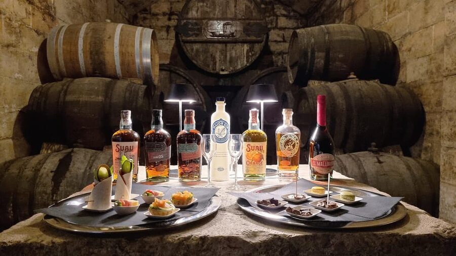 Palma: Distillery Tour with 6 Spirits and Tapas Tasting - Six spirits, with the best pours saved for the barrel