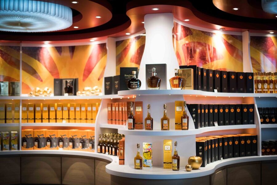 Pont-l'Évêque: DISTILLERIE PERE MAGLOIRE Entry with Tastings - Should you book the Calvados Experience?