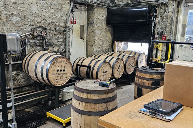 Private Pick-3 Bourbon Trail Tour | Lexington Region - Buffalo Trace and Woodford Reserve bring the famous names