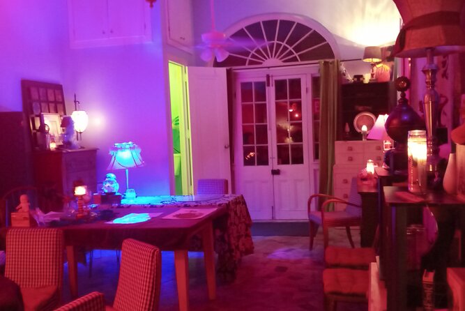 Private Tour and Seance at the House on Bourbon - What people praise most about Marie’s style