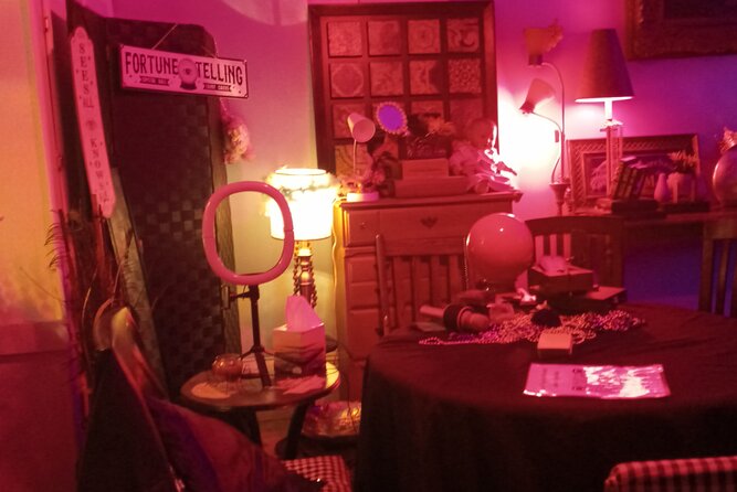 Private Tour and Seance at the House on Bourbon - The emotional side of a seance
