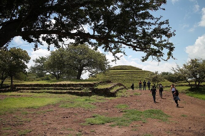 Private Tour one day in Guachimontones and La Fortaleza Distillery - Cantaritos El Güero in Amatitán