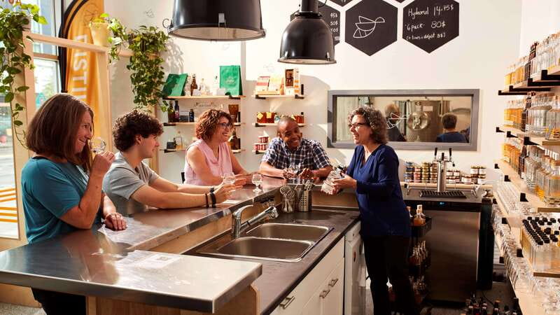 Quebec City: Honey and Distillery Tour with Tasting - A live hive in downtown Quebec City