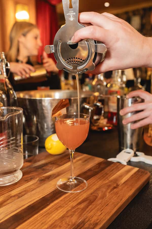 San Francisco: Local Distillery Cocktail Class - Meeting the bartenders