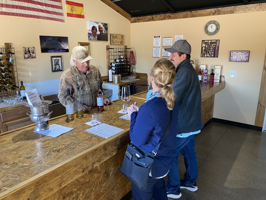 Scenic Desert Wine, Distillery Tastings/Brewery/RT66 & Lunch - The guide and the small-group feel