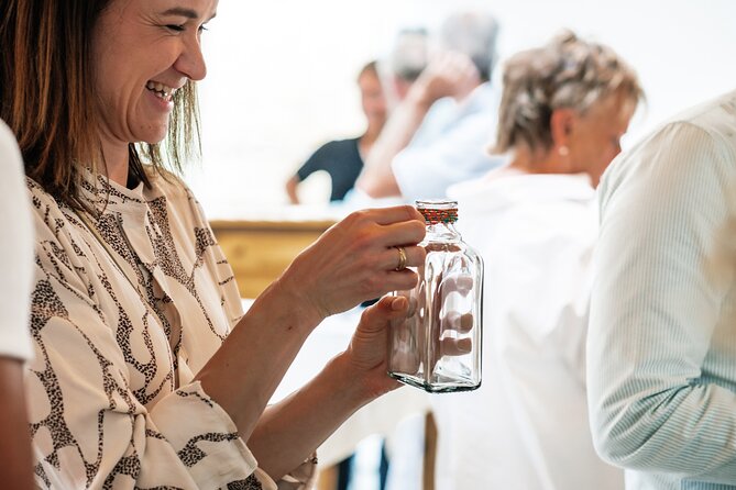 Wittenburg: Elephant Gin's Distillery Tour near Hamburg - An African-inspired bar and wild garden change the pace